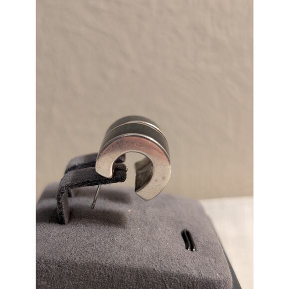 Vintage Chunky 925 Sterling Silver Onyx Inlay Half Hoop Post Earrings - Picture 6 of 7